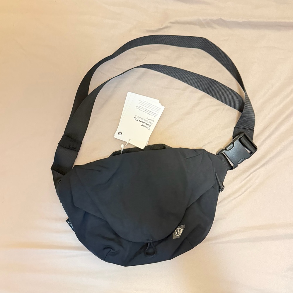 Lululemon Curved Cross Body Bag 3L